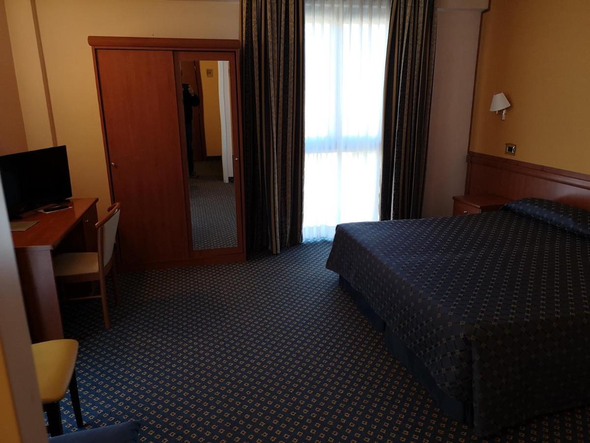 Valdenza Hotel Campegine Exterior photo
